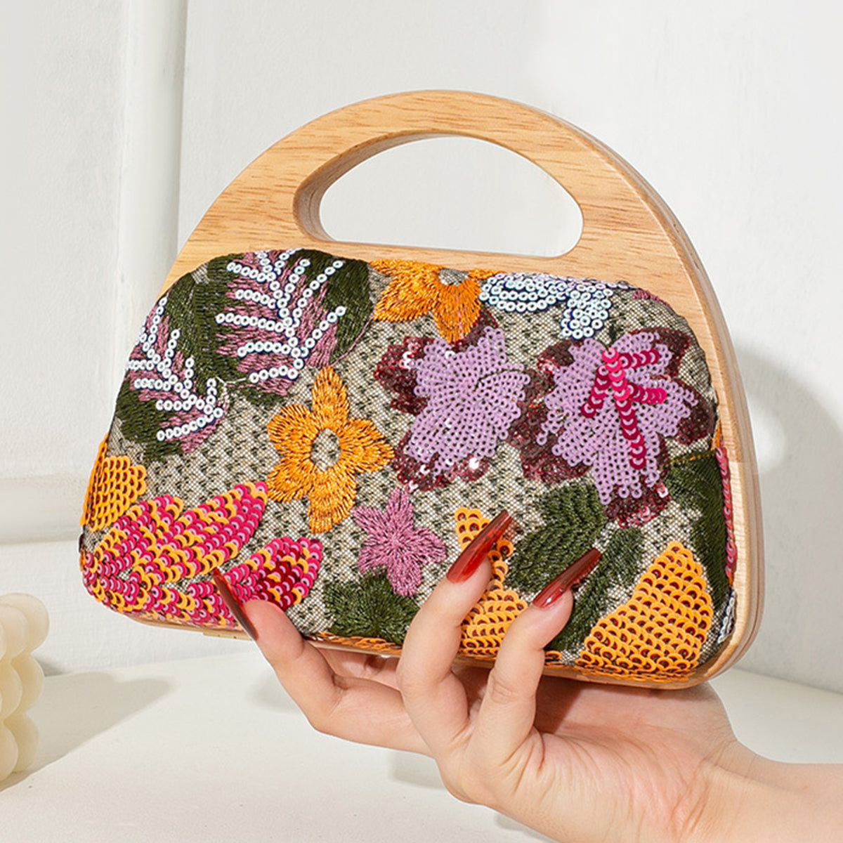 Wooden Handle Straw Clutch Bag