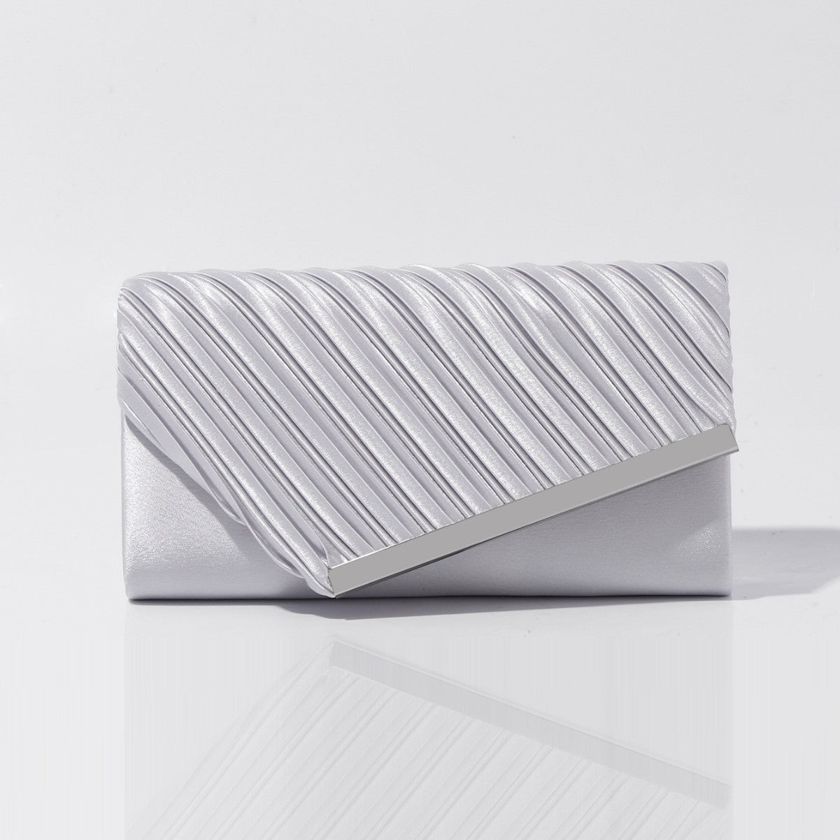 Women's pleated satin party handbag in silver