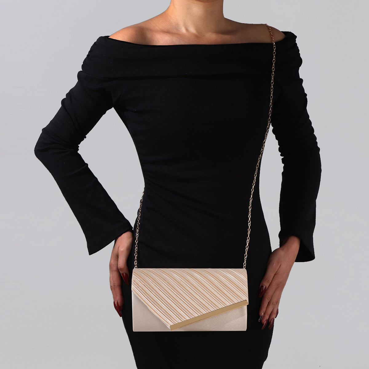 Women's formal occasion clutch bag with pleated texture