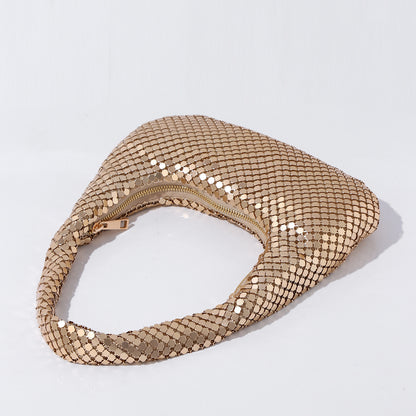 Lightweight mesh handbag worn on shoulder
